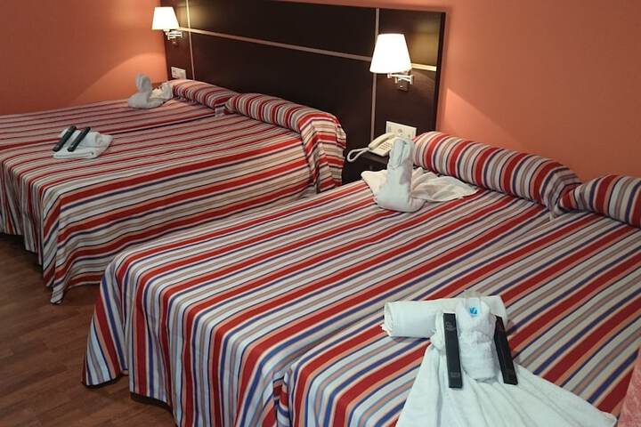 Room 13 of 36