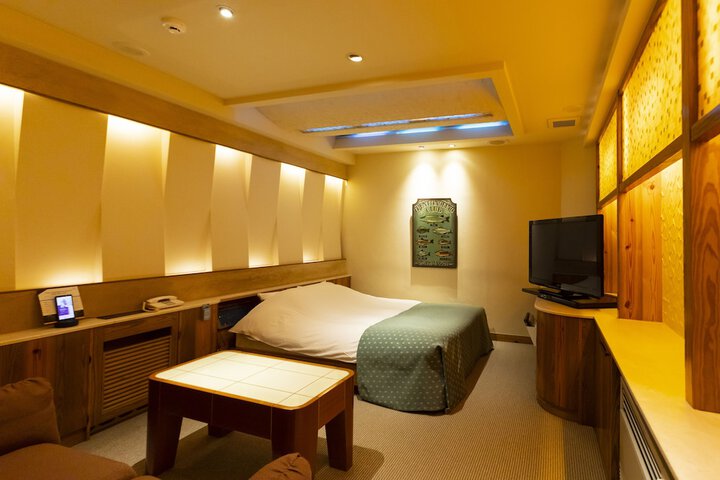 Room 8 of 41