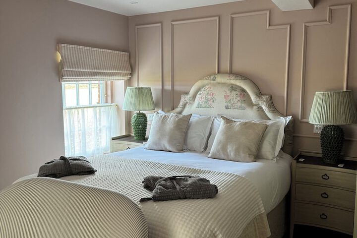 Room 32 of 151