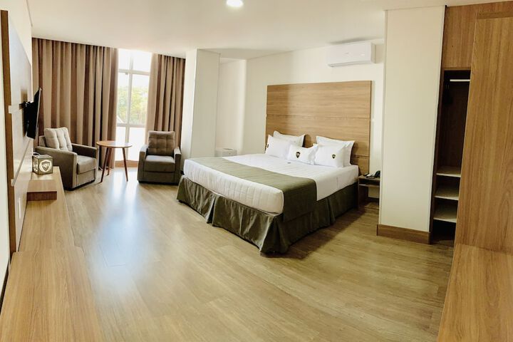 Room 9 of 35