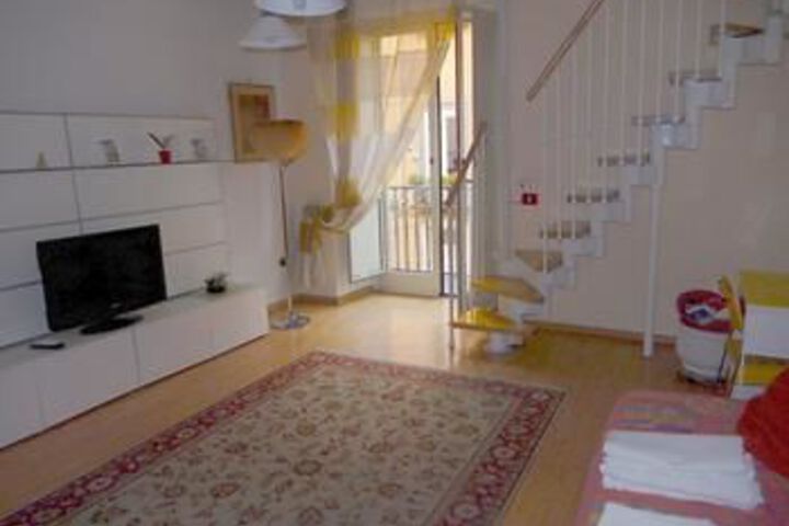 Room 10 of 19