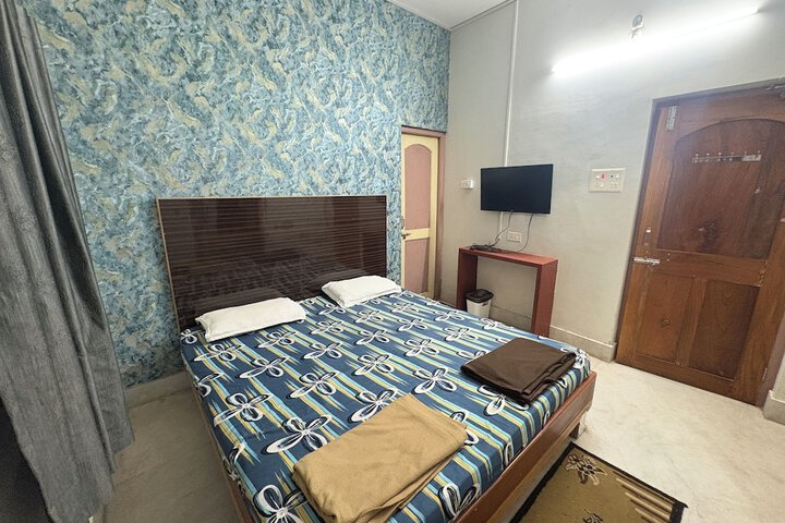 Room 9 of 19