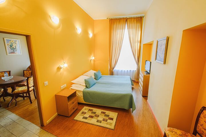 Room 7 of 43