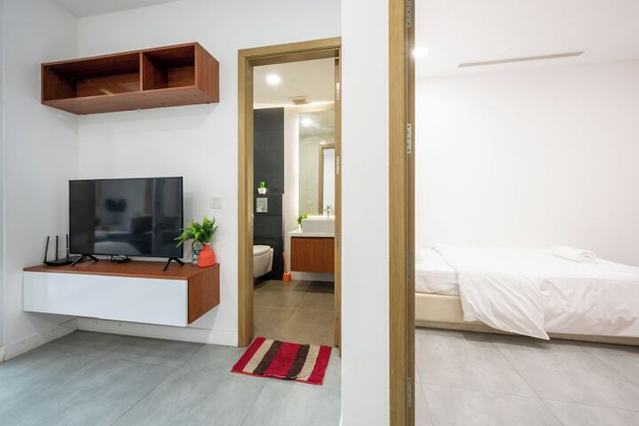 Room 33 of 48