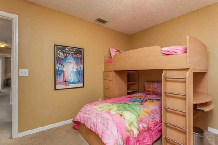 Room 12 of 87