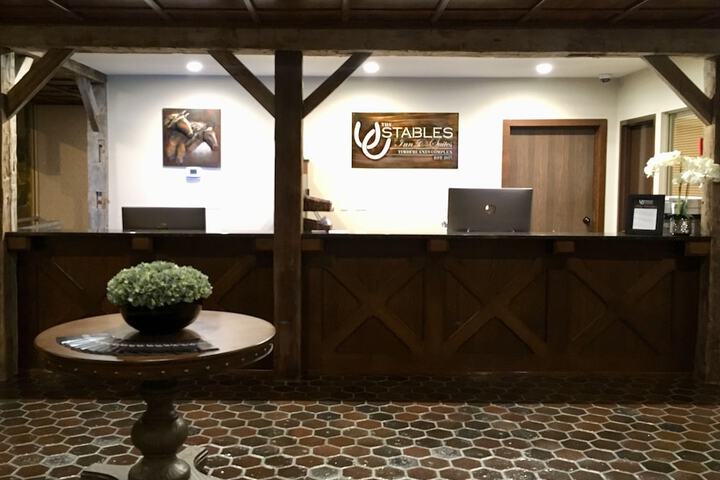 Check-in/check-out kiosk