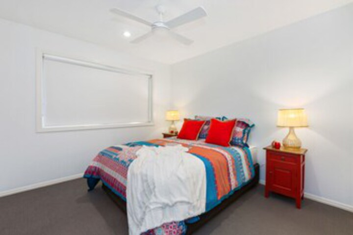 Room 10 of 14