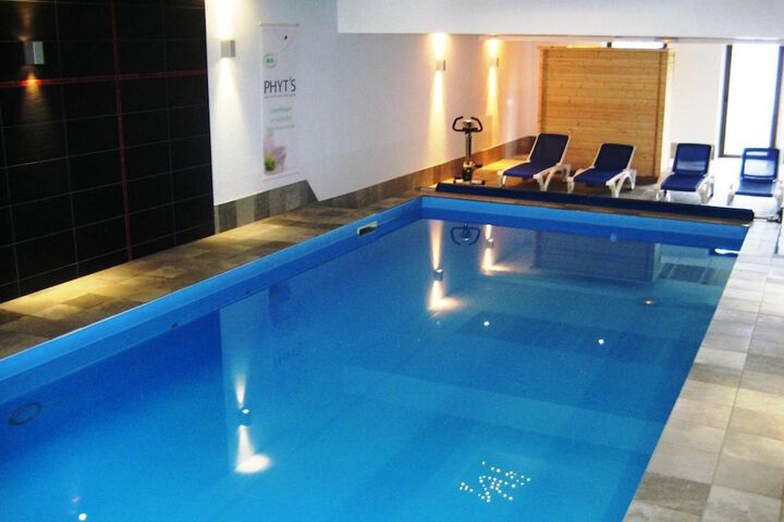 Pool 25 of 66