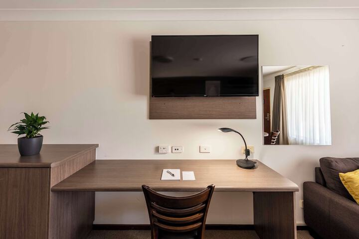 Room 44 of 76
