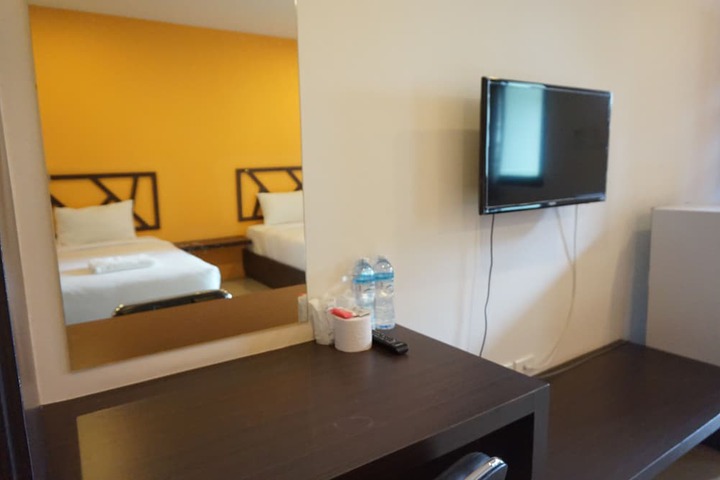 Room amenity