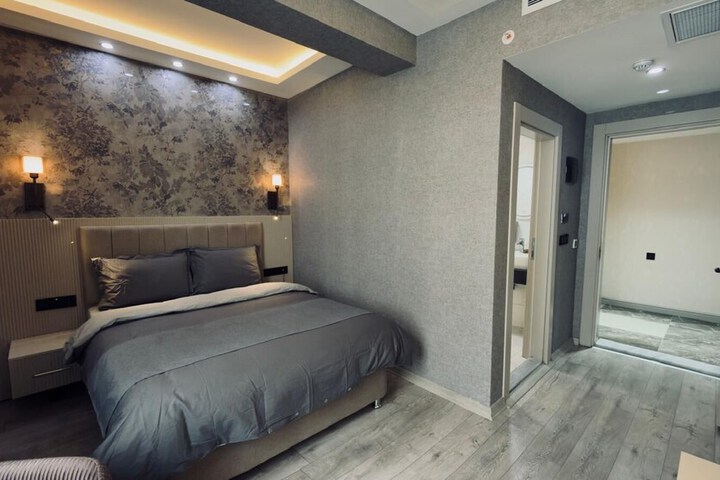 Room 8 of 36