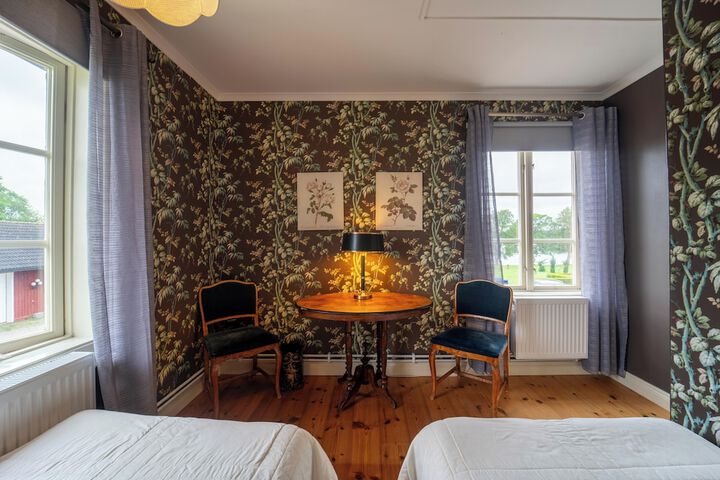 Room 61 of 148