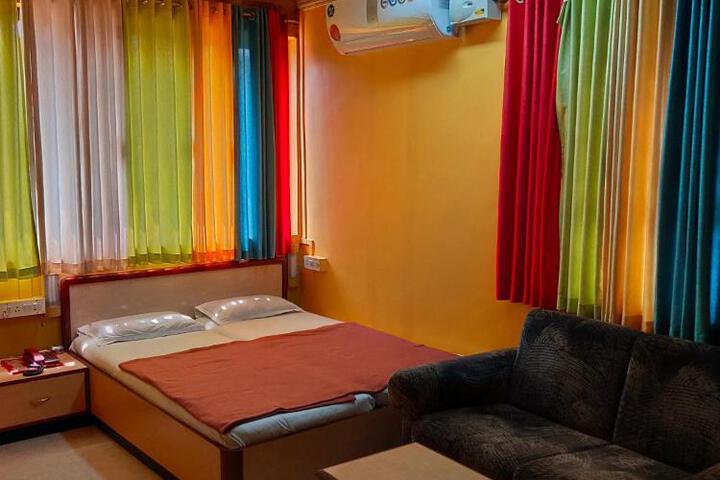 Hotel Ayodhya