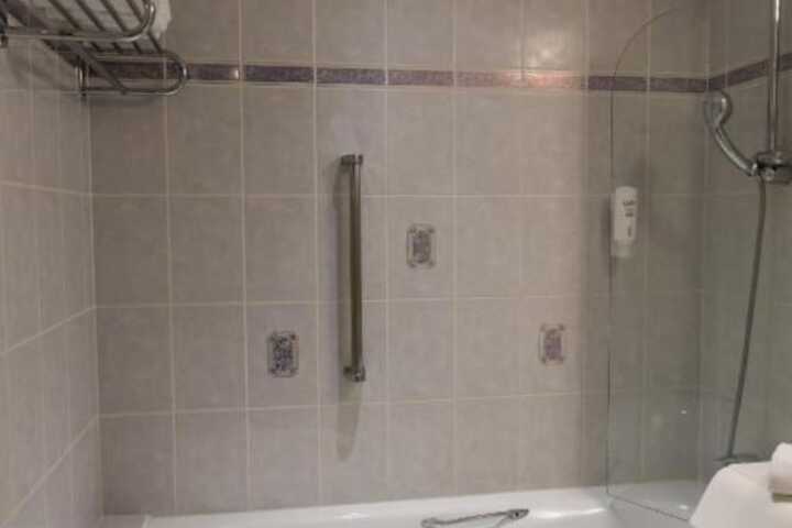 Room 40 of 82