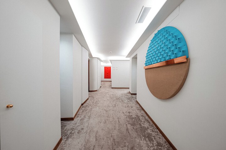 Ballroom/Hall 186 of 197