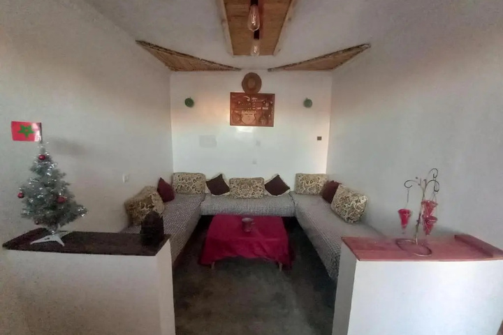 Room 3 of 8
