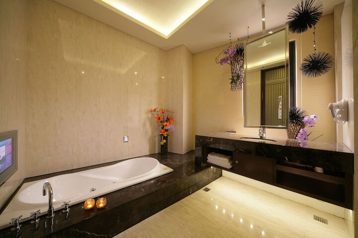 Room 43 of 65