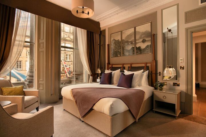 Room 32 of 140