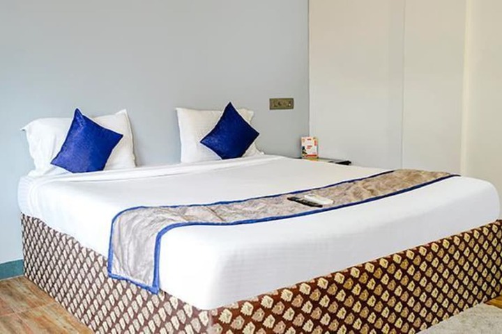 Fabexpress Paroza Suites