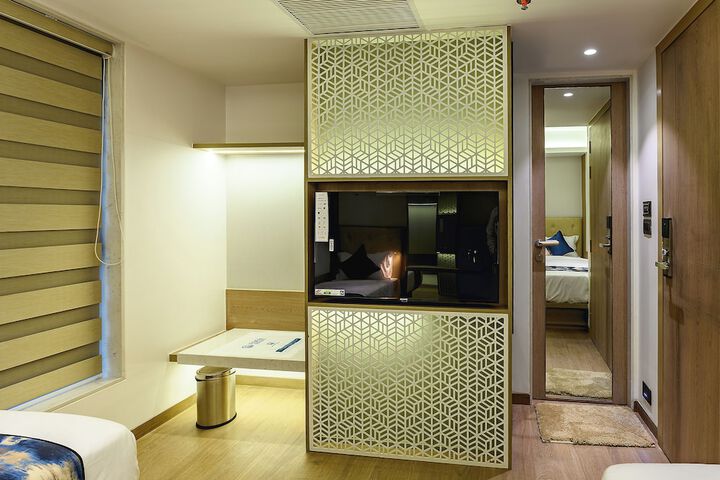Room 16 of 29