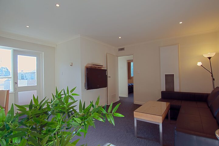 Room 40 of 48