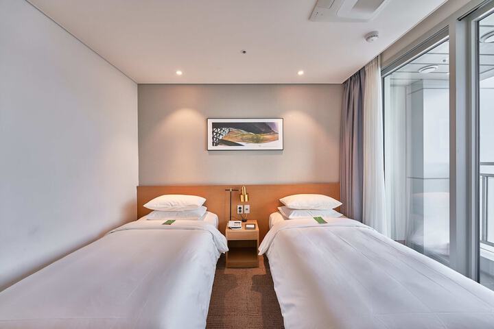 Room 8 of 26