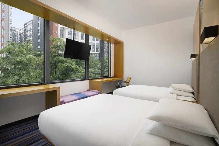 Room 14 of 47