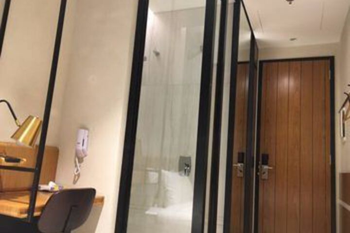 Room 2 of 17