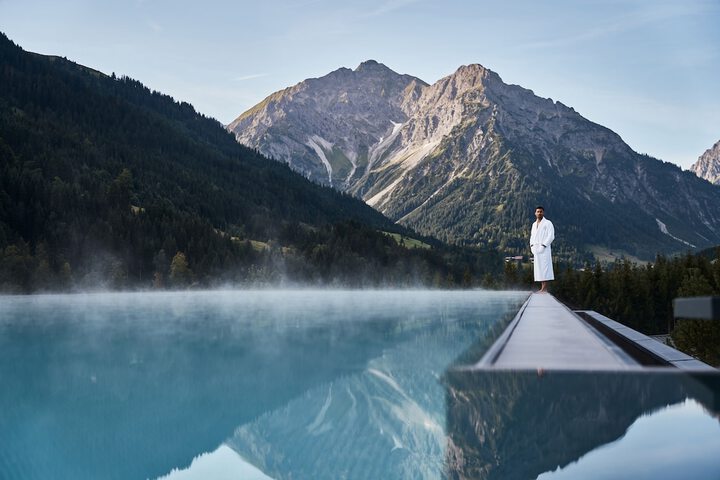 Hotel with Pool
