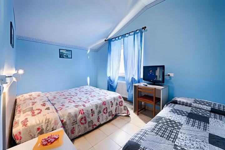 Room 6 of 31