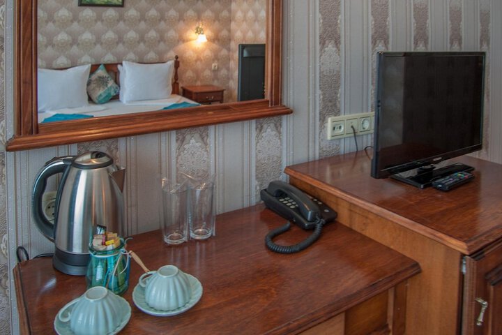 Room 12 of 51