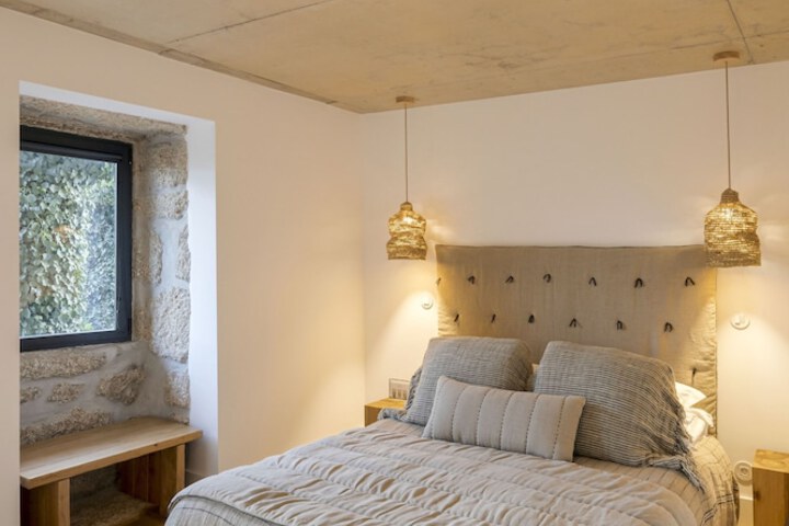 Room 9 of 106