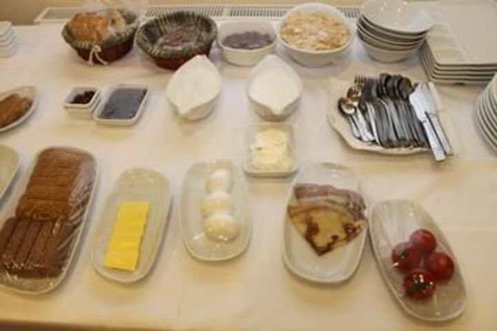 Breakfast/Coffee Service 4 of 44