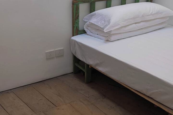 Room 45 of 223