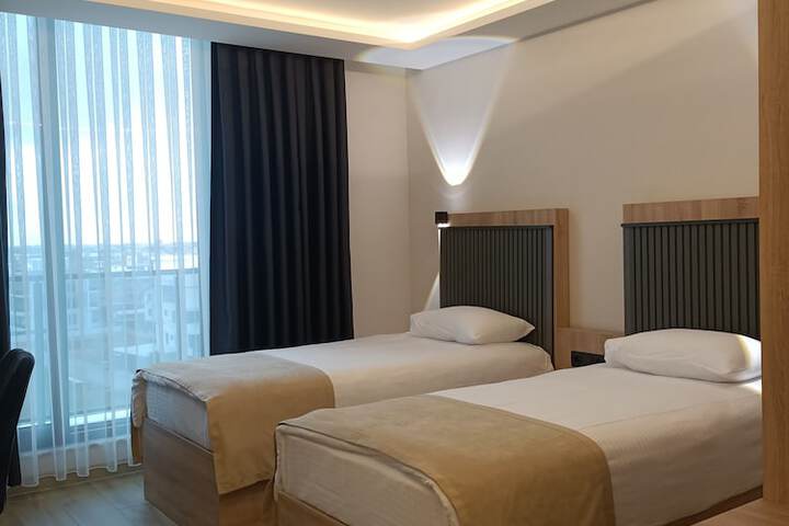 Room 8 of 22