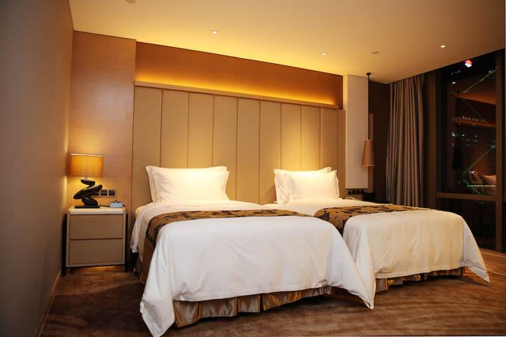 Room 15 of 64