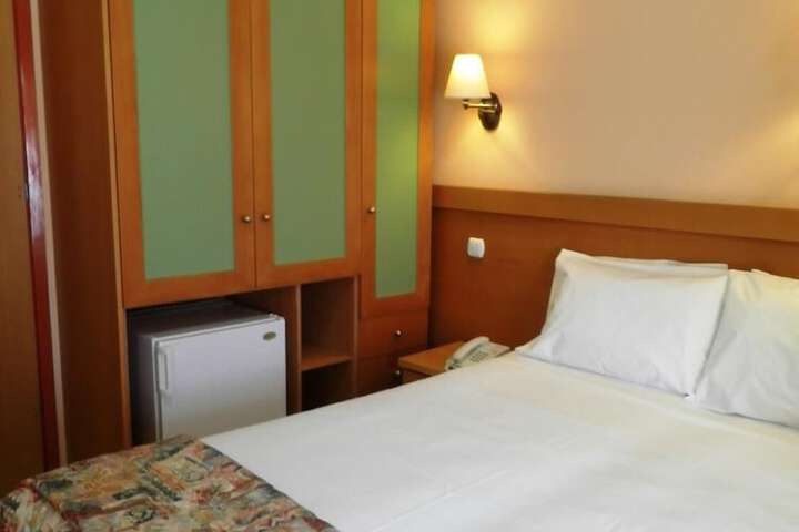 Room 13 of 47