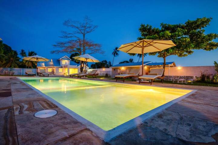 Pool 15 of 24