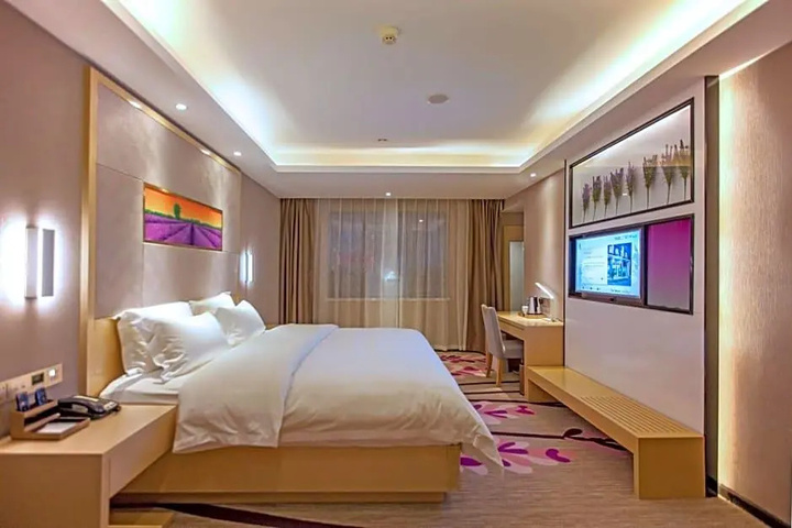 Room 6 of 9