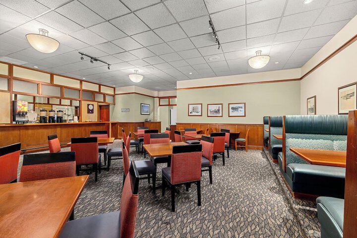 Breakfast/Coffee Service 32 of 45