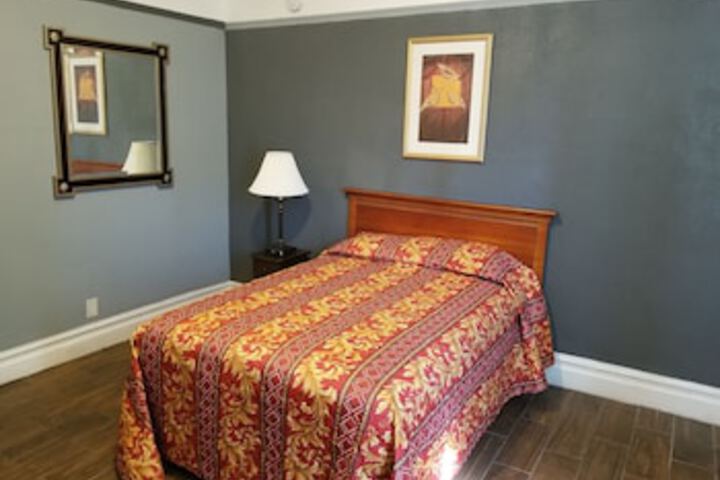 Room 10 of 129