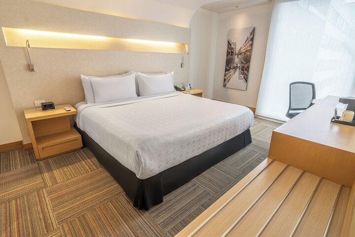 Room 7 of 91