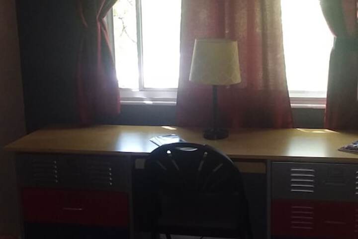 Room 13 of 32