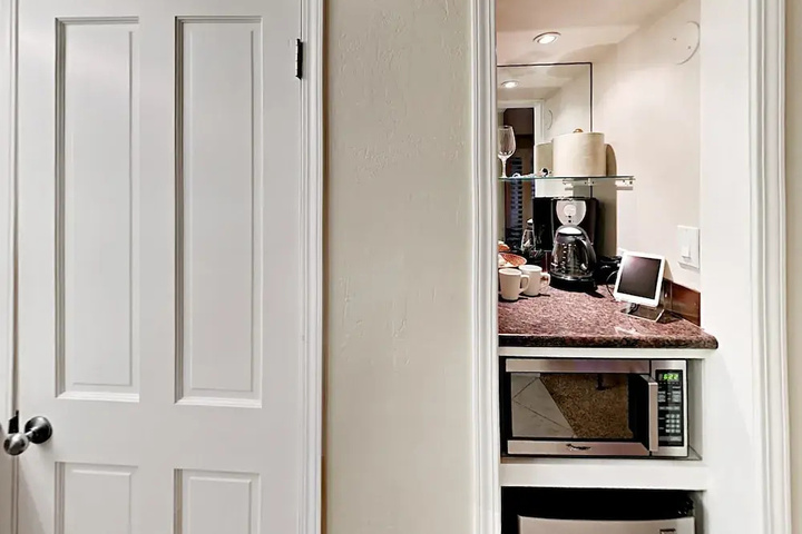 Room 2 of 19