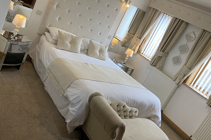 Room 7 of 63
