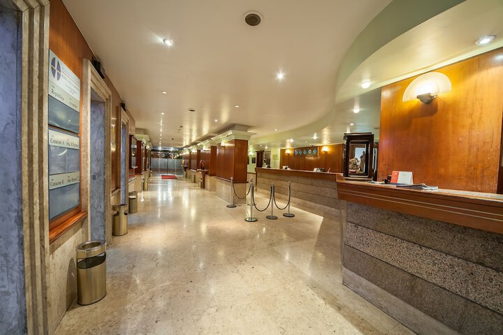 Entrance & Lobby