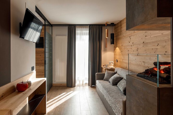 Room 33 of 122