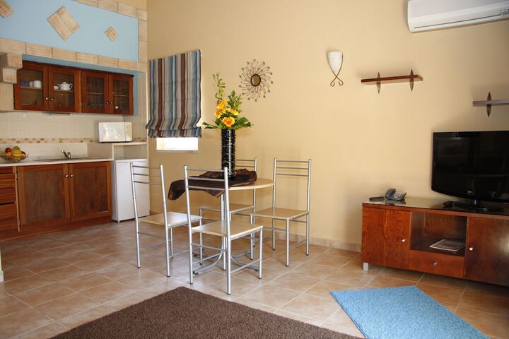 Room 16 of 41