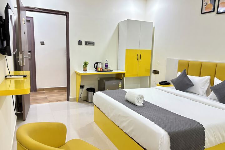 Room 9 of 17