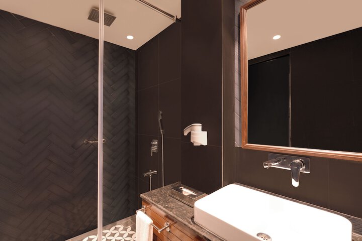 Room 25 of 49